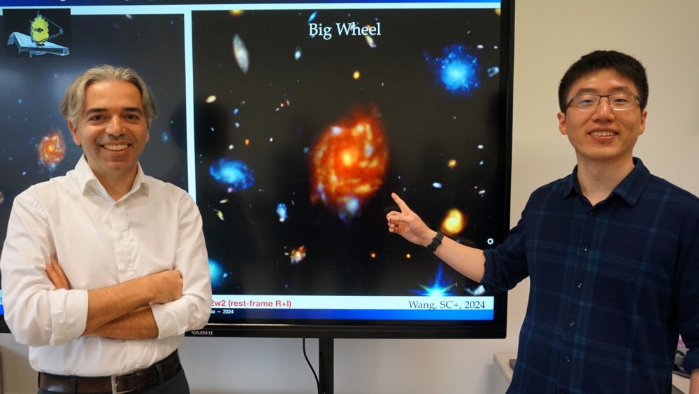 Sebastiano Cantalupo (on the left) and Weichen Wang